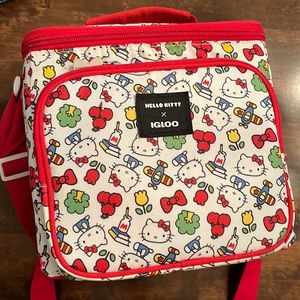 Hello Kitty Igloo lunch box